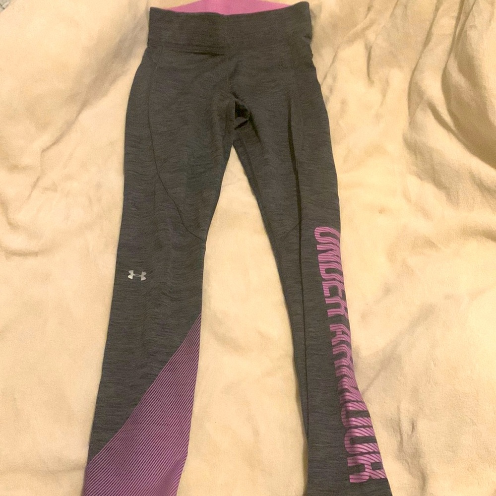Under armour leggings size small. It’s in good condition.